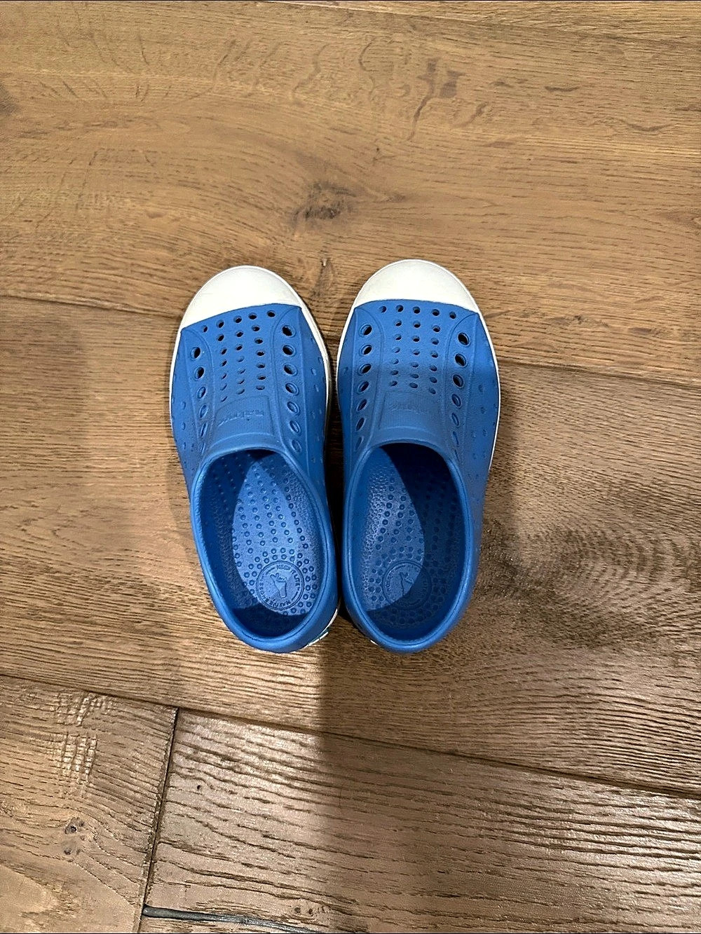 Native Jefferson Kids Blue Slip-On Sandals